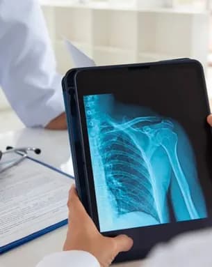 Digital X-ray performed at South Delhi orthopedic clinic