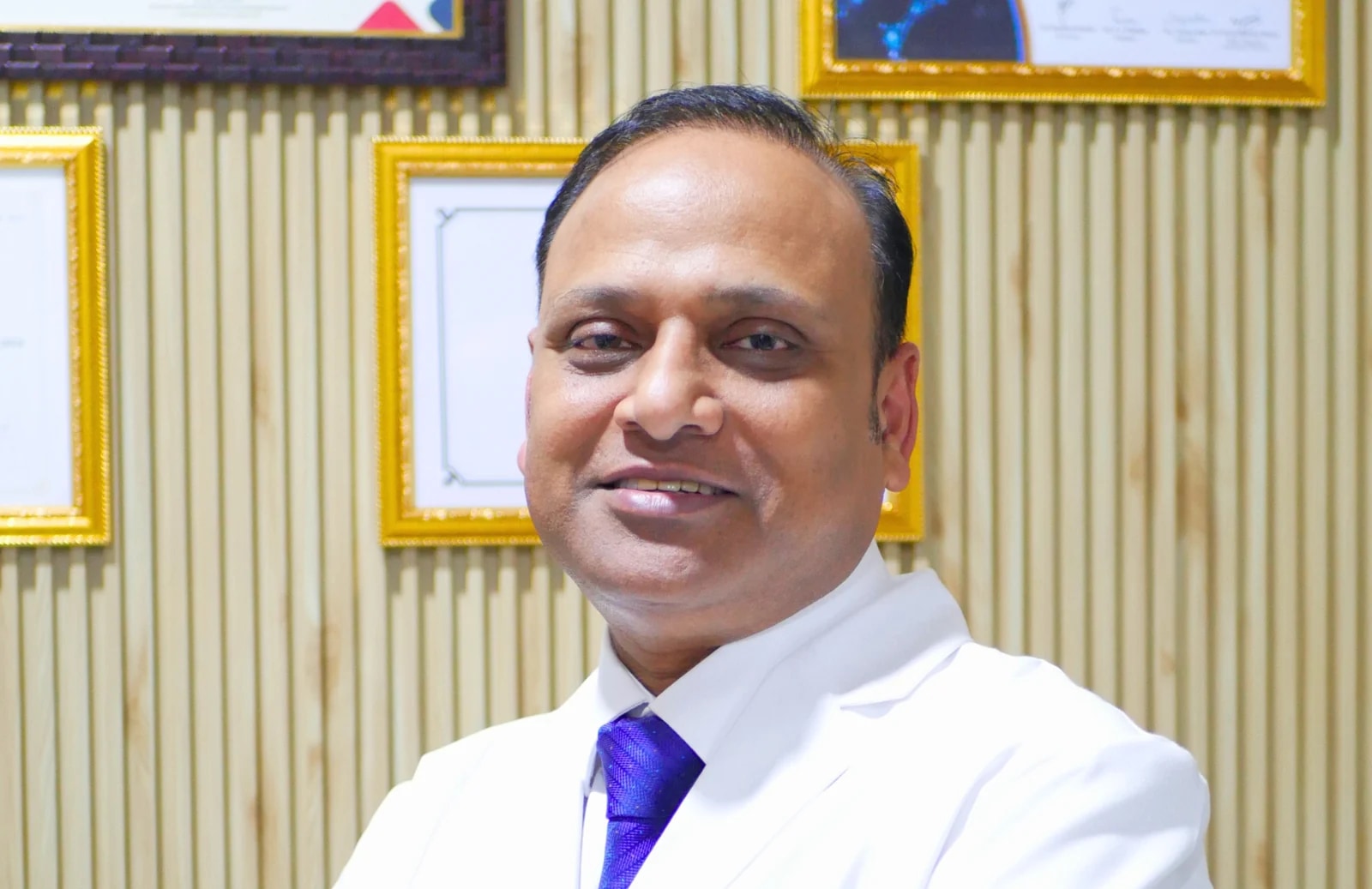 Dr. Himanshu Gaur at his orthopedic clinic in South Delhi